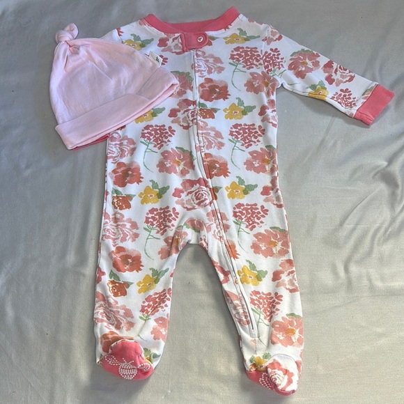 Burt's Bees Baby - Organic Cotton - Pink and Yellow Floral Onesie Footie and hat - Picture 1 of 6